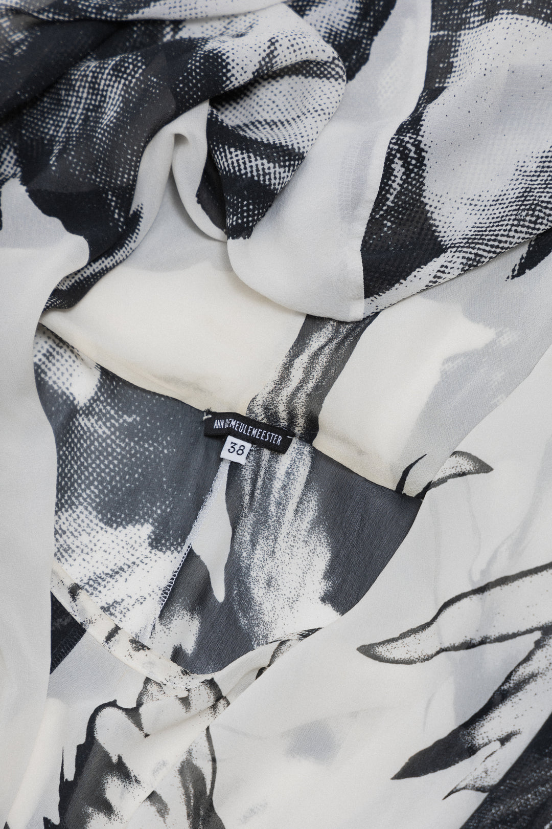 ANN DEMEULEMEESTER - SS10 Silk printed tunic with a large hood and
