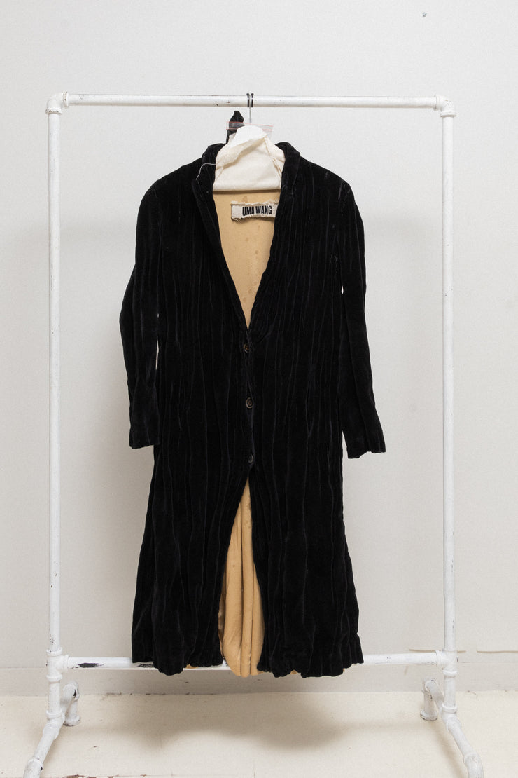 (Kountry Club) UMA WANG - Long pleated cotton velvet coat with spotted lining