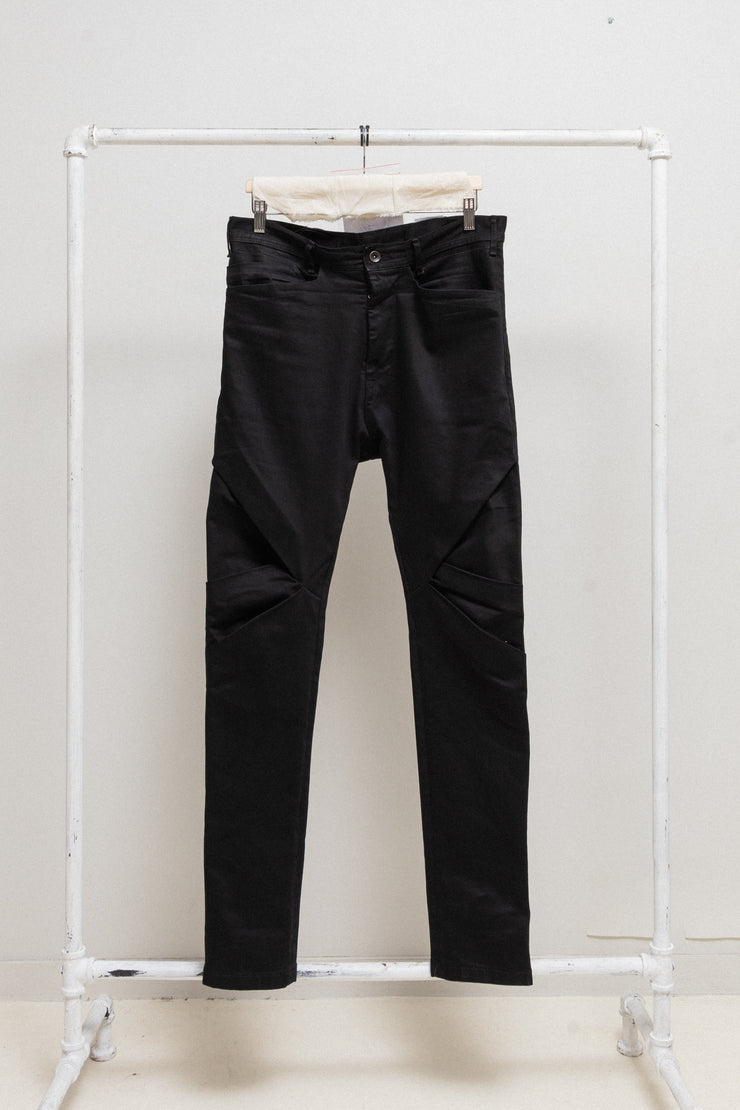 JULIUS 7 - Pre-Spring 2016 "Angels" 11.5oz denim with pleated knees