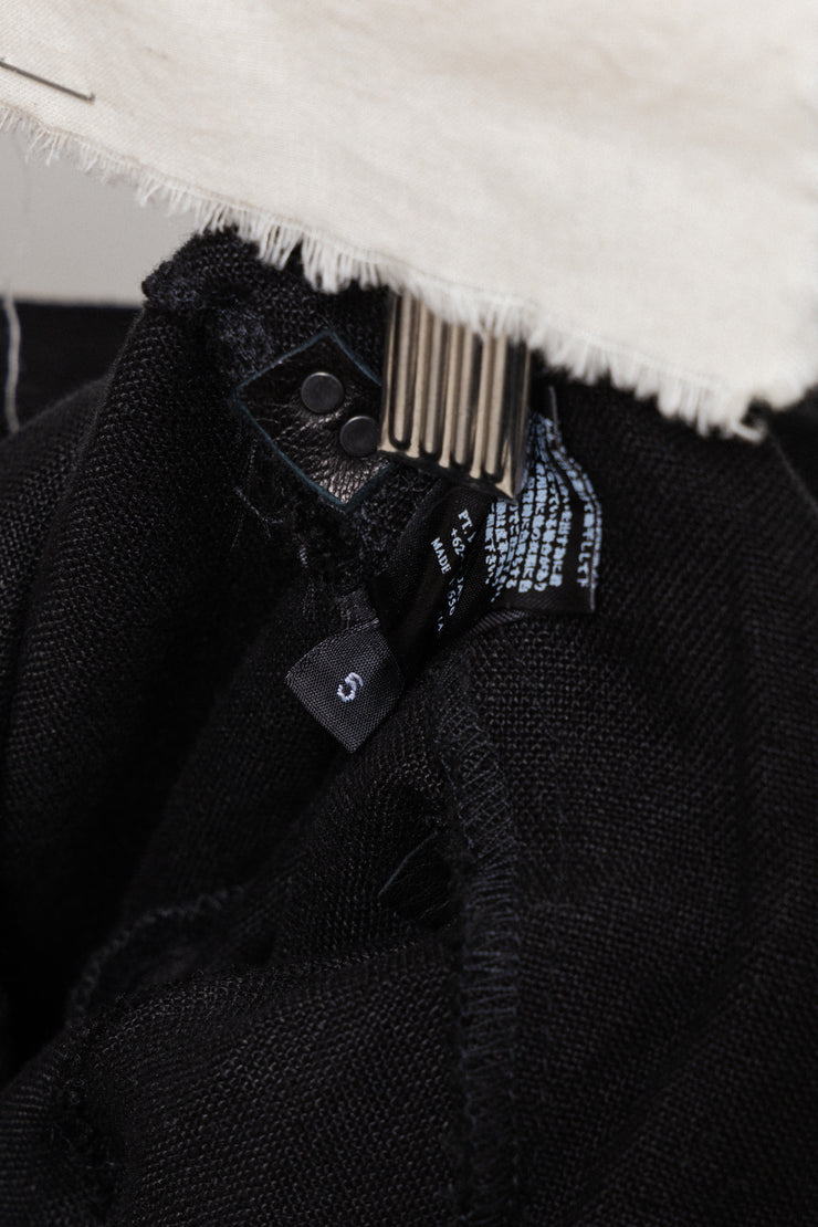 KMRII - Linen wide cargo shorts with buckles and goat skin details