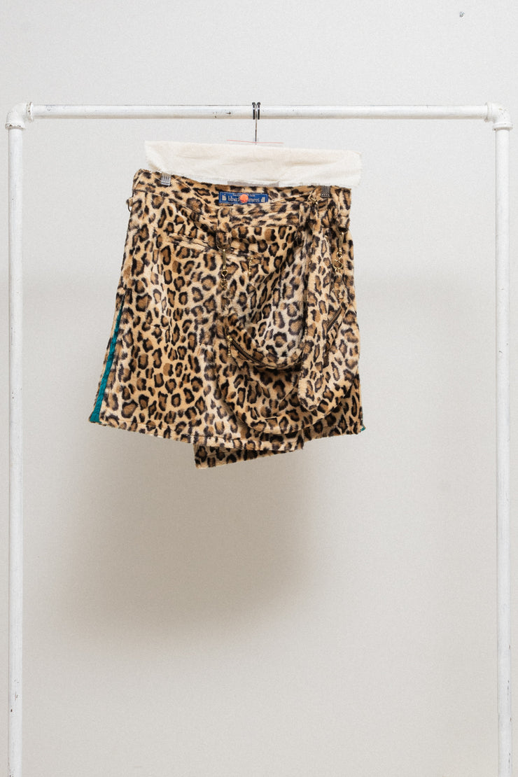 BLACKMEANS - 2024/25 Leopard faux fur kilt skirt with matching belt bag