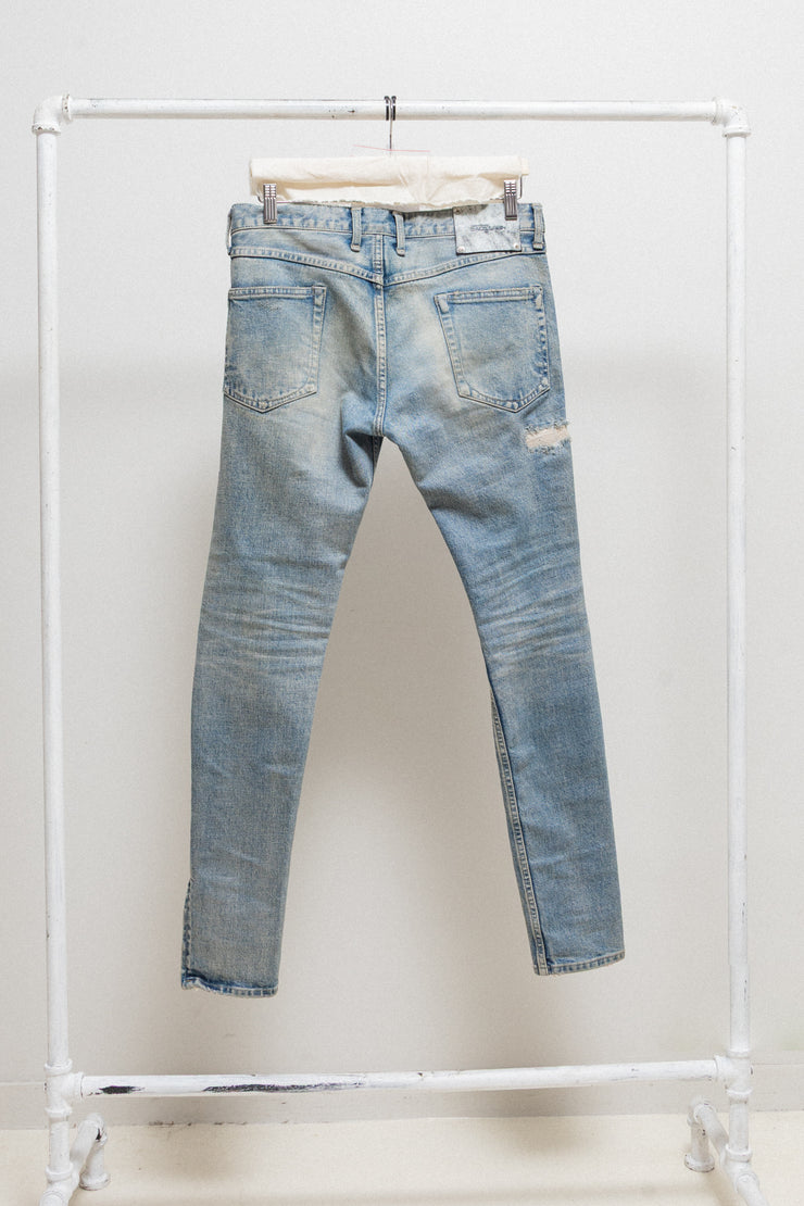 ISAMU KATAYAMA BACKLASH - Light washed crush denim with horse leather patches