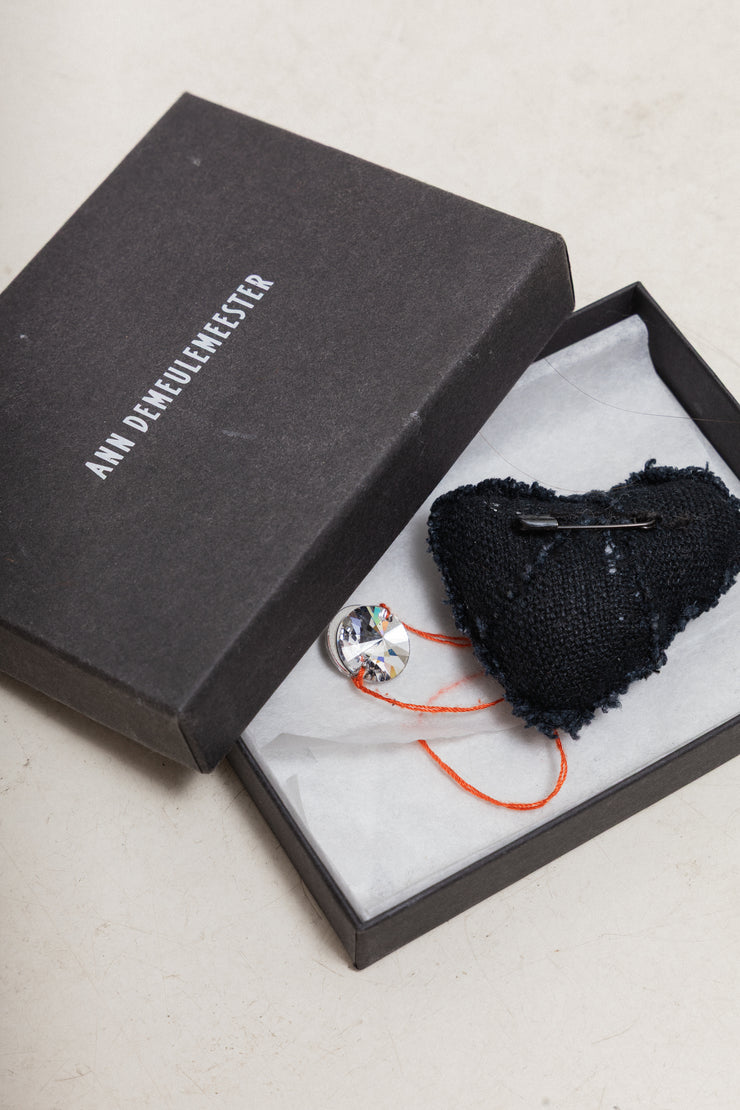 ANN DEMEULEMEESTER - SS05 Heart brooch (runway)