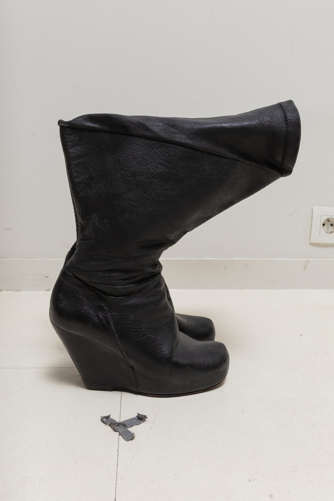 09aw crust期 rick owens Rare Rick Owens FW09 'Crust' Tubeway Long Coat Size XS Black