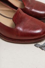 CHEREVICHKIOTVICHKI - Blood red leather pumps with curved heels