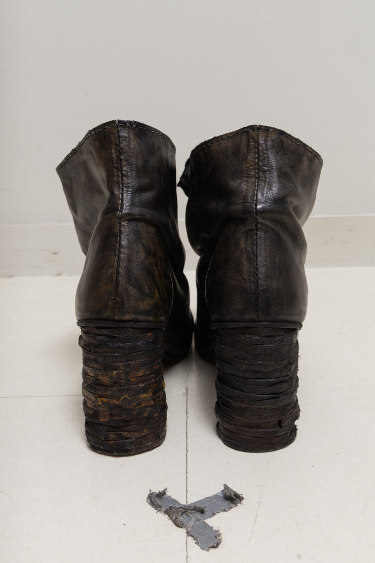 FREDERIK LIEDERLEY - Object dyed calf skin covered shoes with sculpted heels