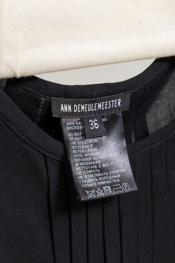 ANN DEMEULEMEESTER - Pleated rayon top with waist strap