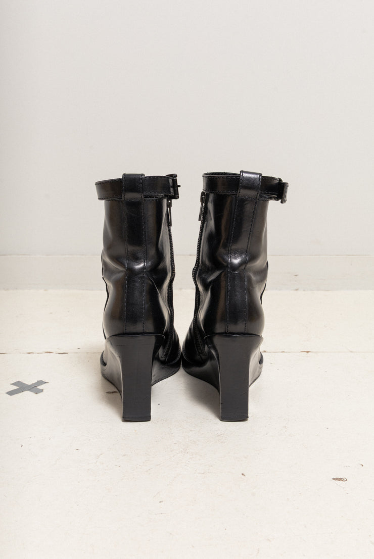 ANN DEMEULEMEESTER - FW09 Calf leather wedge boots with ankle straps