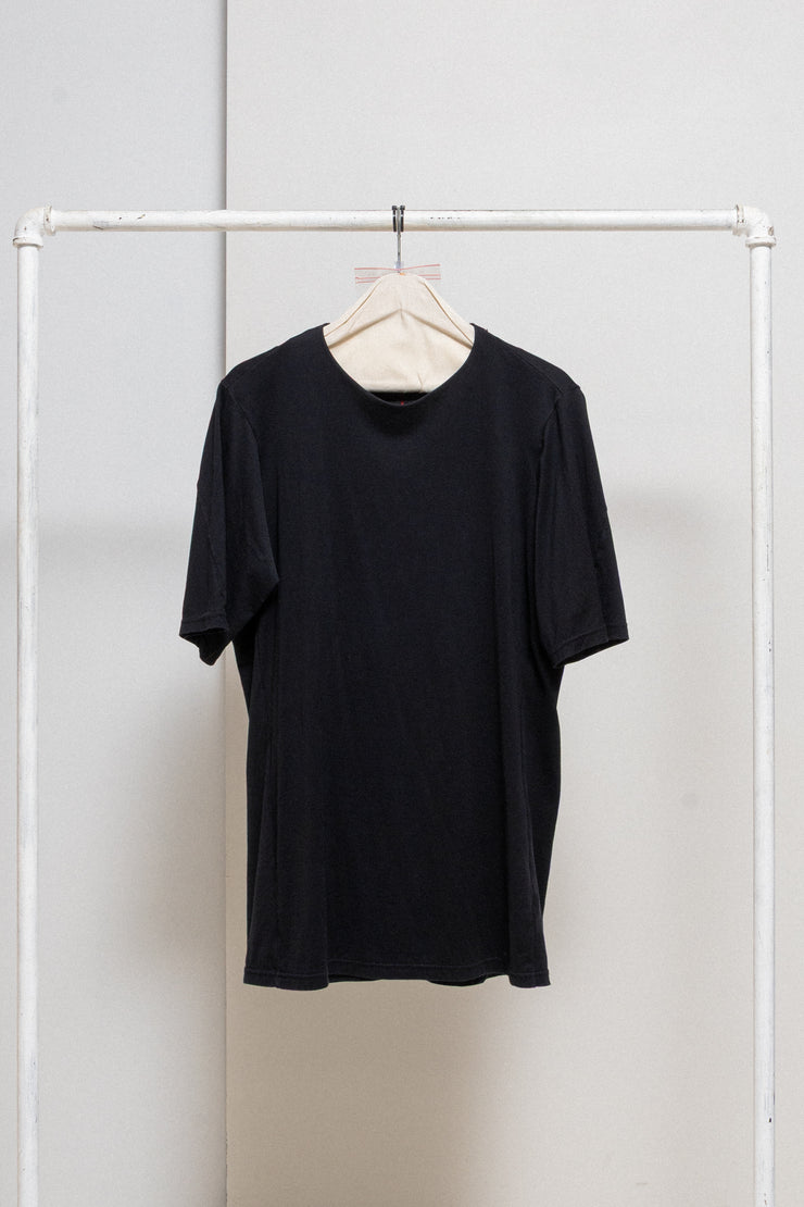 DEVOA - Cotton t shirt with red inner seams