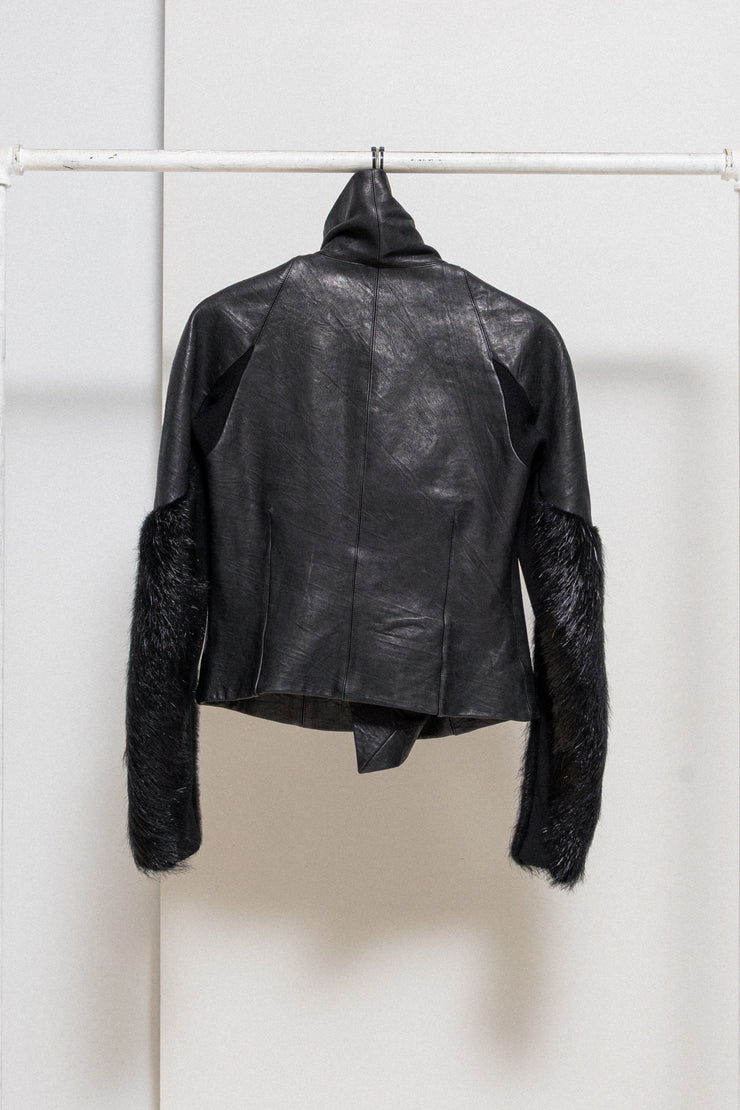 RICK OWENS - FW13 « PLINTH » Cropped lamb leather jacket with beaver fur covered sleeves