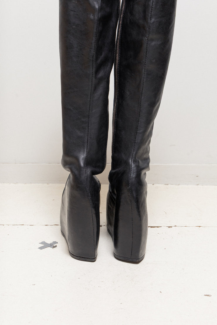 FREDERIK LIEDERLEY - 1/1 FW23 « Intimate Rituals » Thigh high calfskin 15cm platform boots