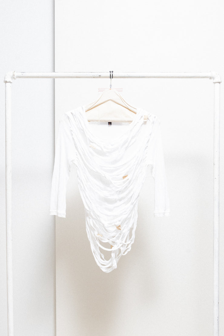 UNDERCOVER - SS06 « T. » White slashed top with front straps (runway)