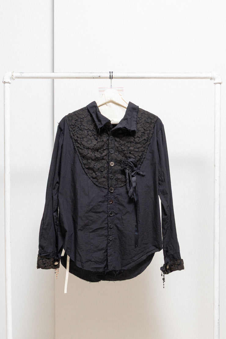 KHÔL - Handmade cotton shirt with lace details, rose brooch and cuff pearls