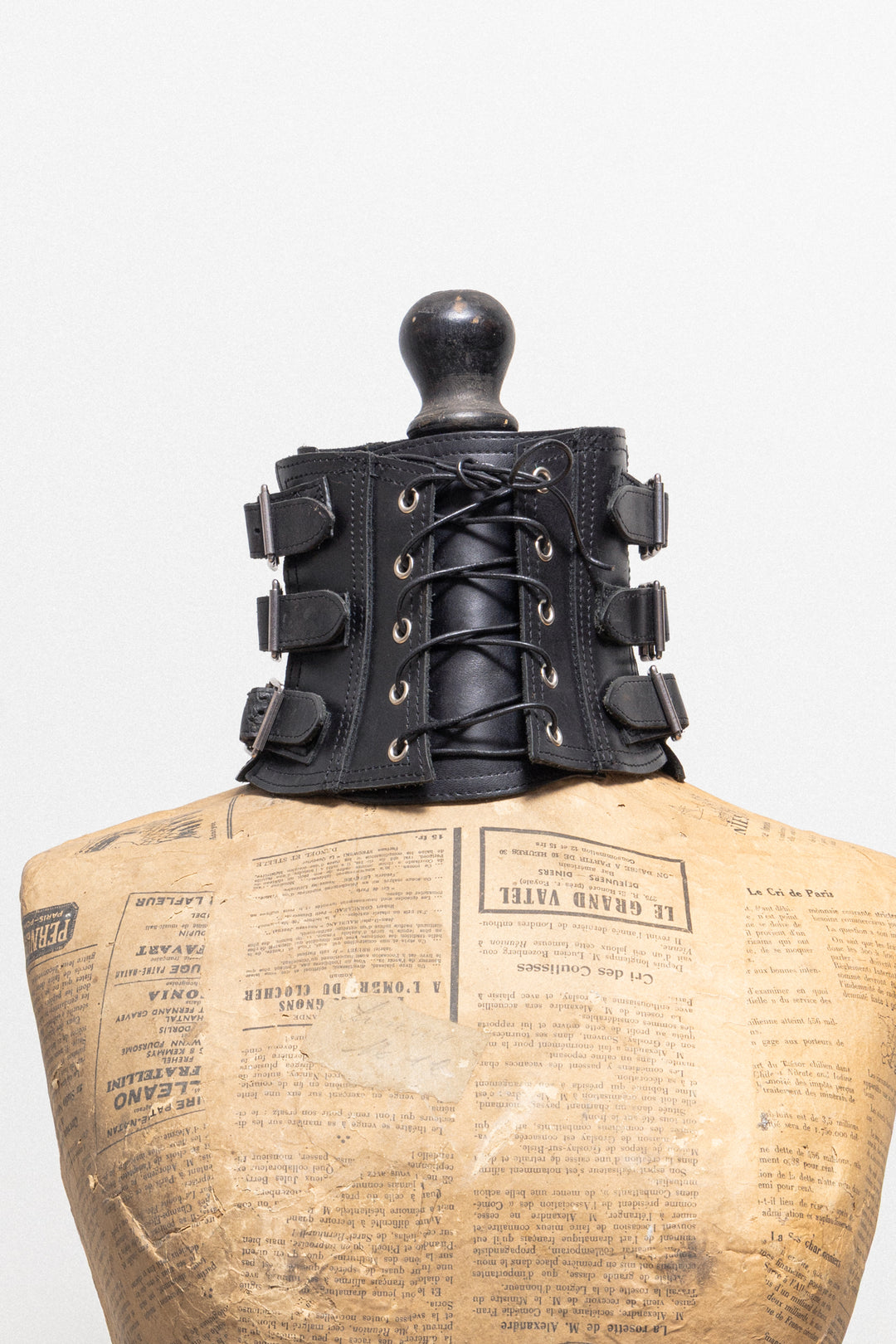 ハ*ル様 alice auaa レザーブラ ハーネス ゴスロリ ALICE AUAA - Early 2000's Leather neck corset with buckled straps