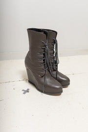 A.F VANDEVORST - Lace up leather wedge boots with studs