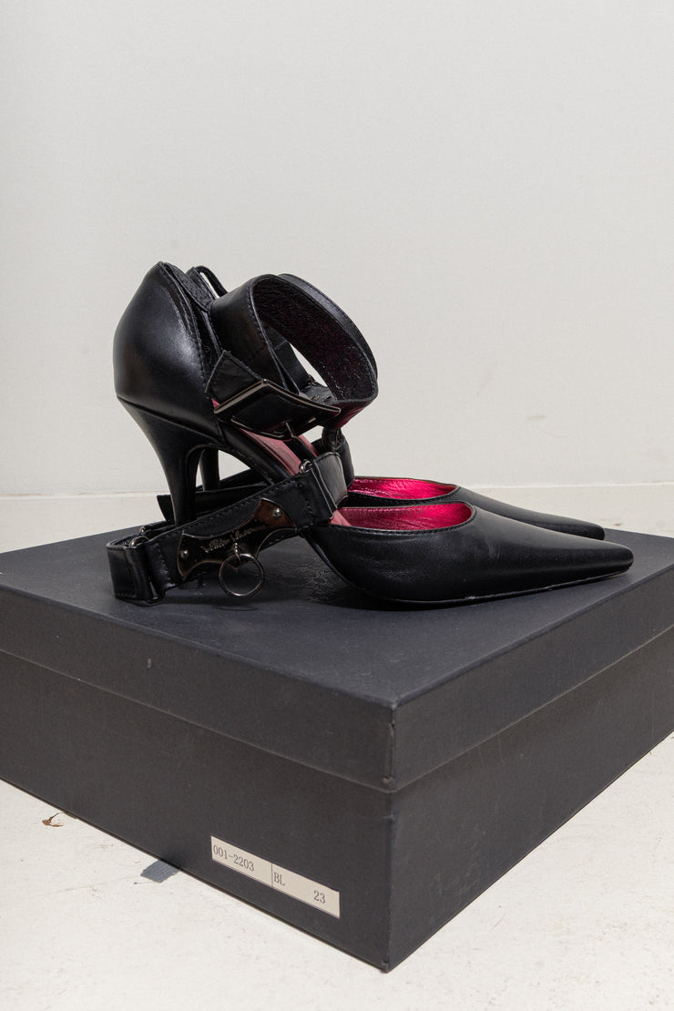 ALICE AUAA - Leather knife pumps with buckled straps and signature metal bat ring