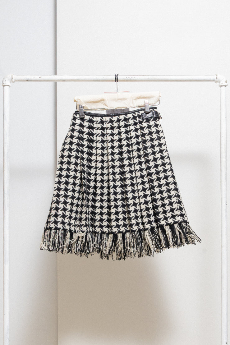 YOHJI YAMAMOTO - FW03 Thick wool kilt skirt with lamb skin details (runway)