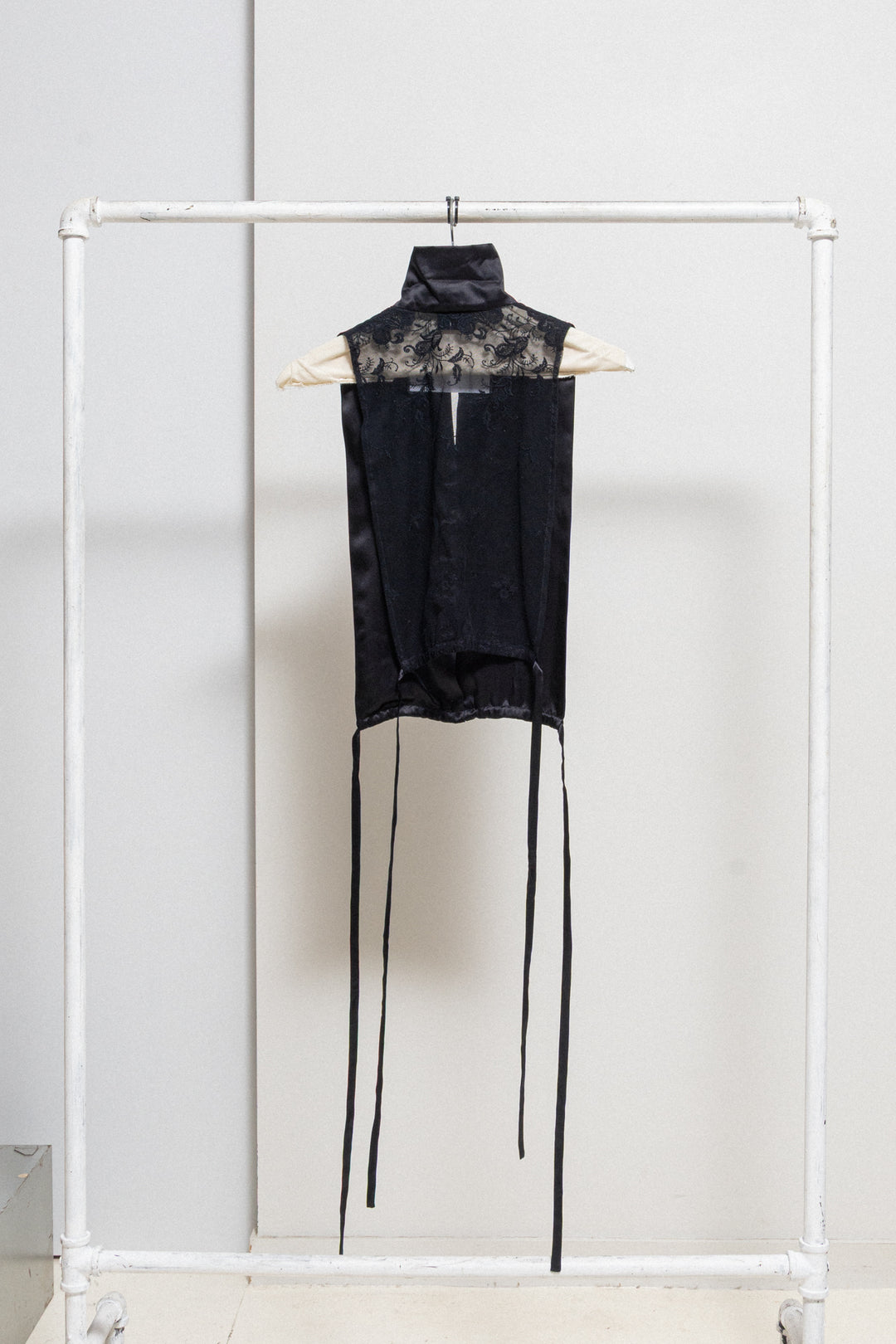 ANN DEMEULEMEESTER - FW17 Silk button up vest with embroidered