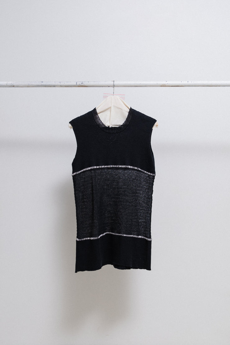 ANN DEMEULEMEESTER - Knitted top with ribbed waist and contrast stitching