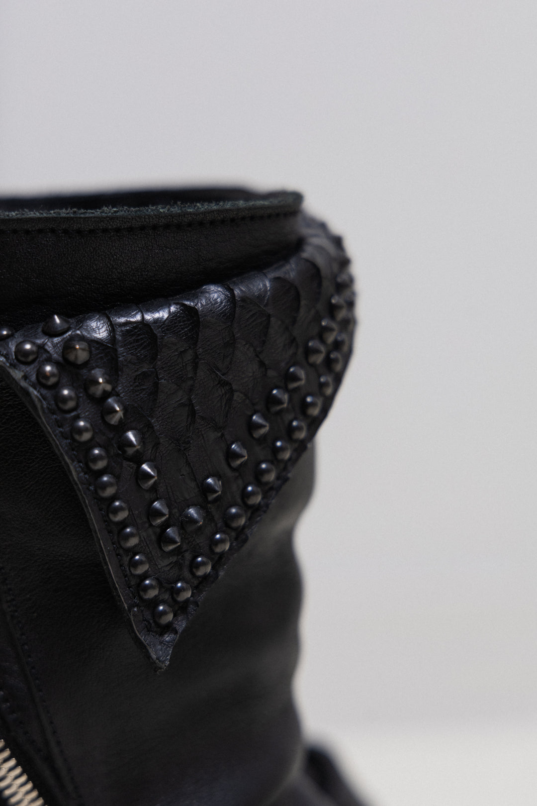 KMRII - High leather boots with studs and python details – L'OBSCUR