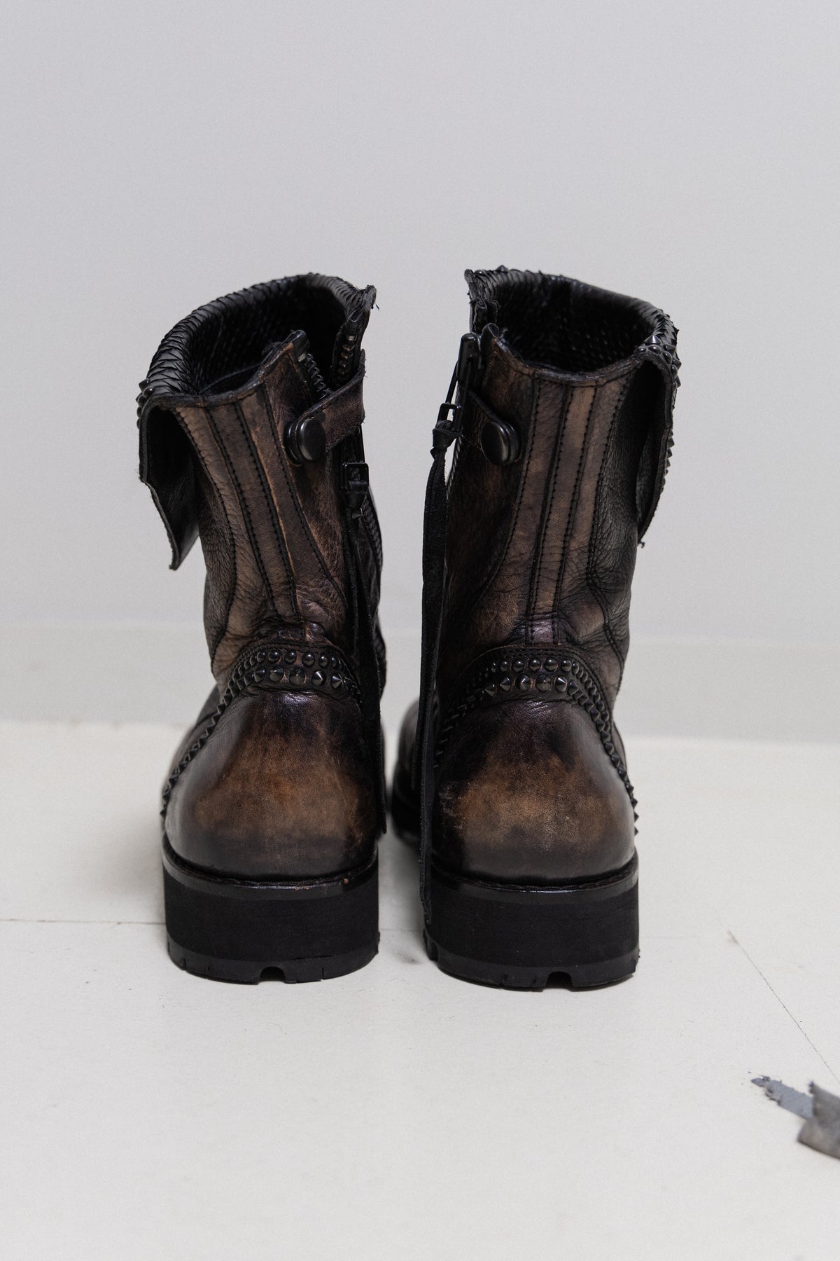 KMRII - Leather boots with studs and python details – L'OBSCUR