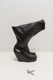 RICK OWENS - FW09 « CRUST » Leather wedge boots with triangular back volume