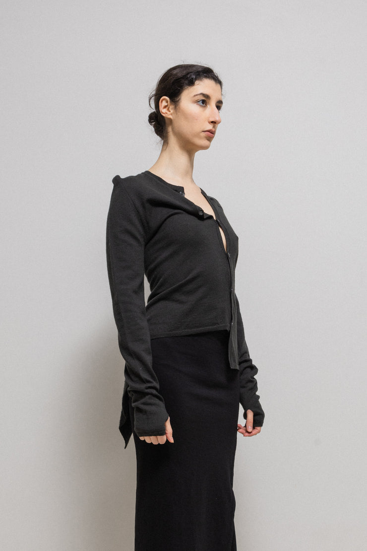 A.F VANDEVORST - FW11 Button up cardigan with back panelled tail and thumb holes (runway)