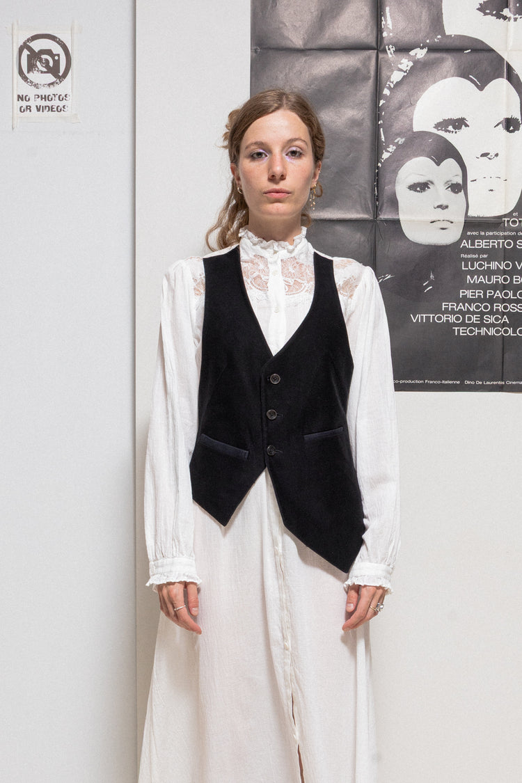 IF SIX WAS NINE - Asymmetric vest with contrasting back – L'OBSCUR
