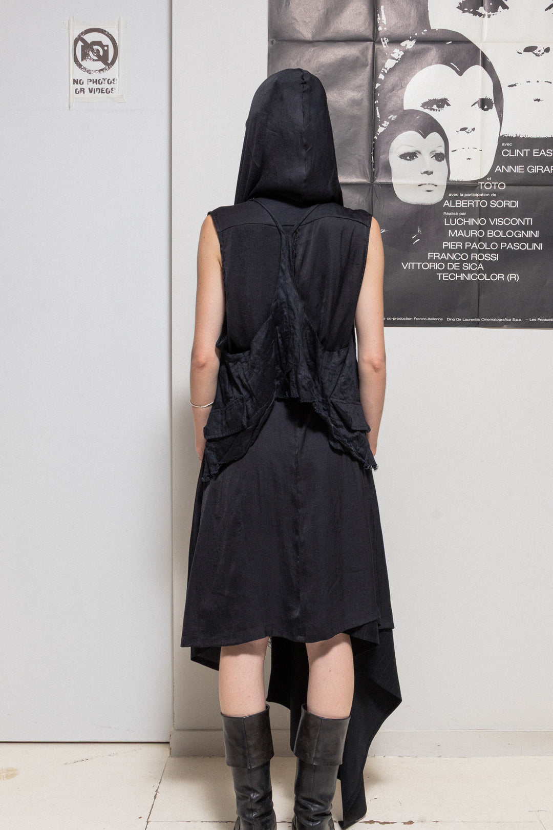 ANN DEMEULEMEESTER – L'OBSCUR