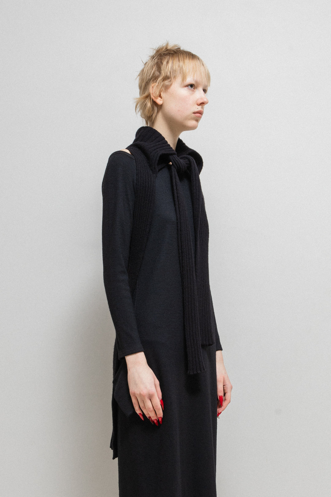 ANN DEMEULEMEESTER - FW01 Long ribbed wool cardigan with a scarf