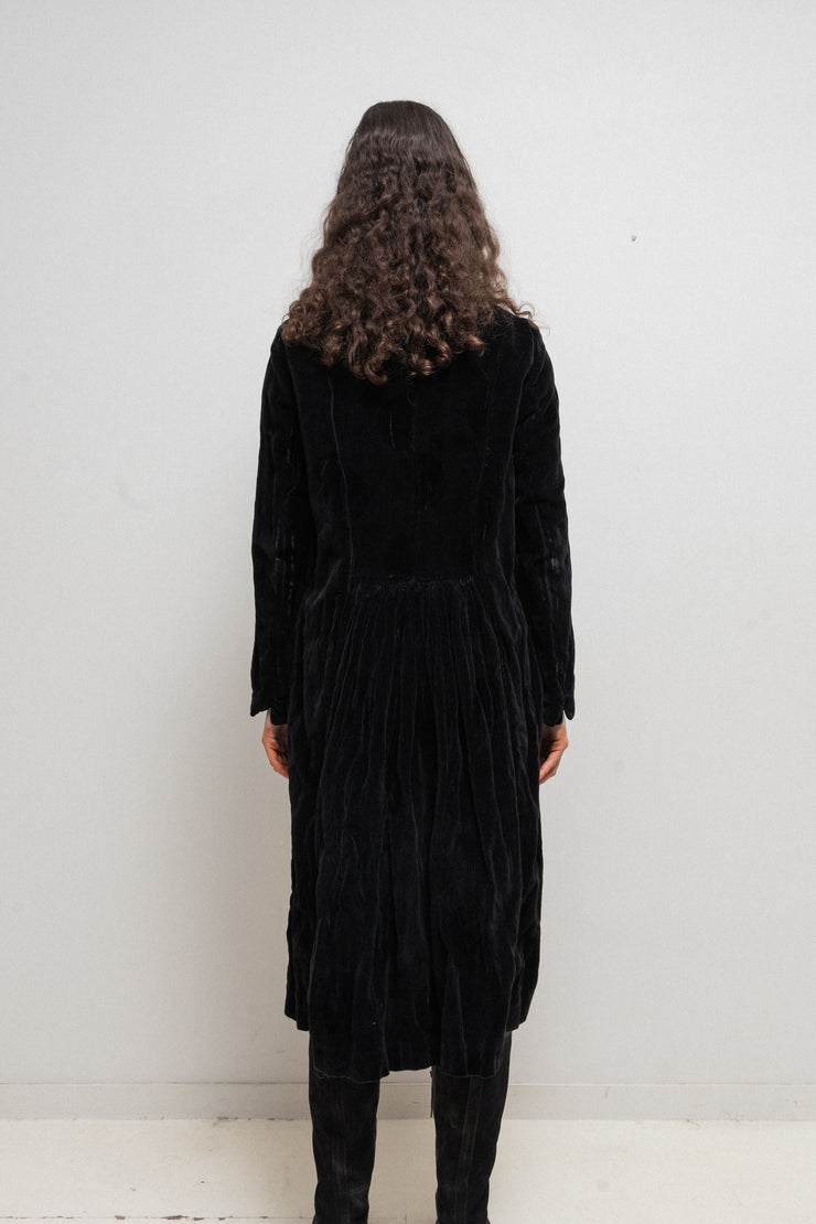 (Kountry Club) UMA WANG - Long pleated cotton velvet coat with spotted lining