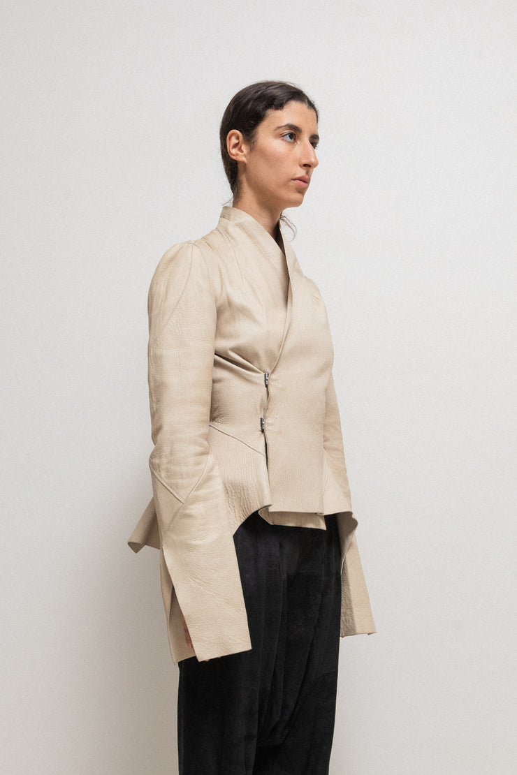 RICK OWENS - FW05 "MOOG" Cream lamb leather jacket with back pleats and elongated sleeves (runway)