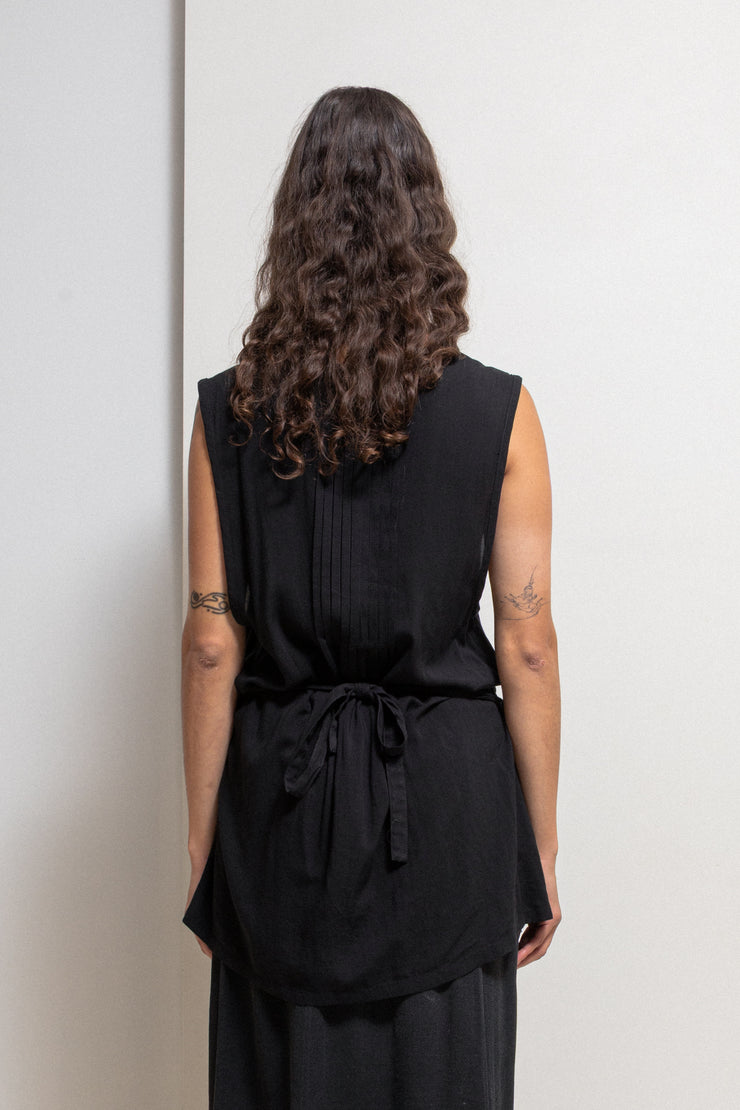 ANN DEMEULEMEESTER - Pleated rayon top with waist strap