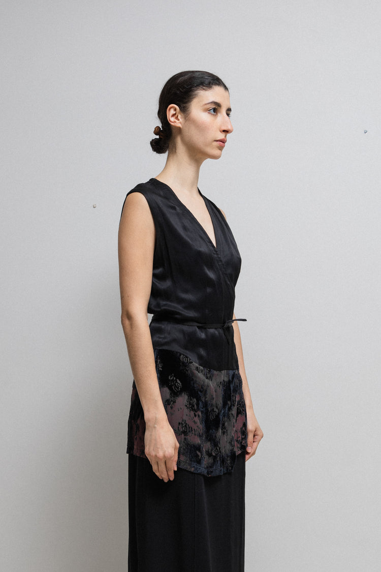 ANN DEMEULEMEESTER - 1994 Silk blend vest with a mesh floral