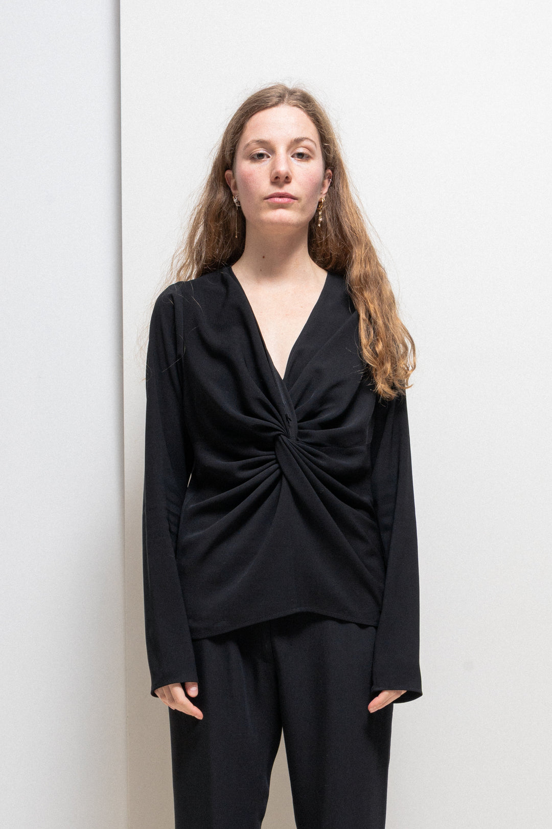 A.F. vandevorst 黒タンクトップ A.F. Vandevorst black deconstructed t-shirt of two panels with