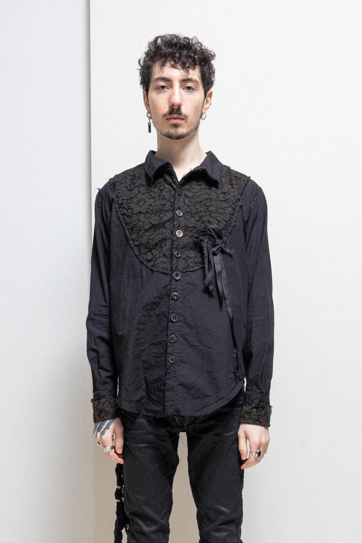 KHÔL - Handmade cotton shirt with lace details, rose brooch and cuff pearls