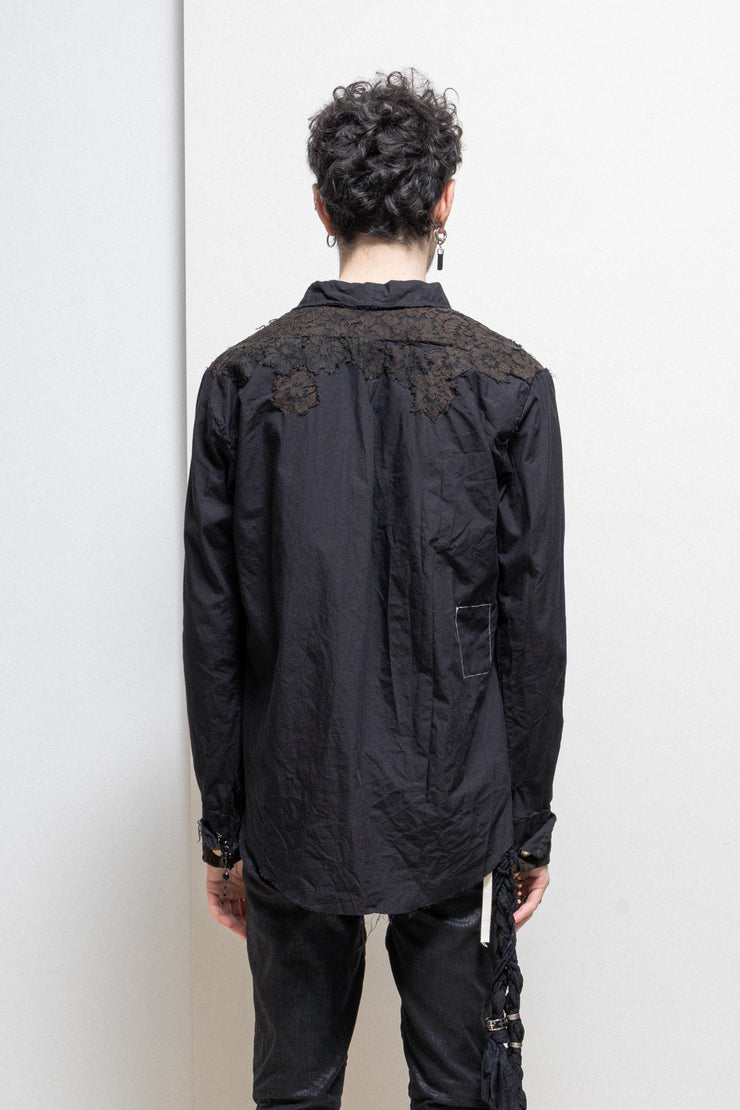 KHÔL - Handmade cotton shirt with lace details, rose brooch and cuff pearls