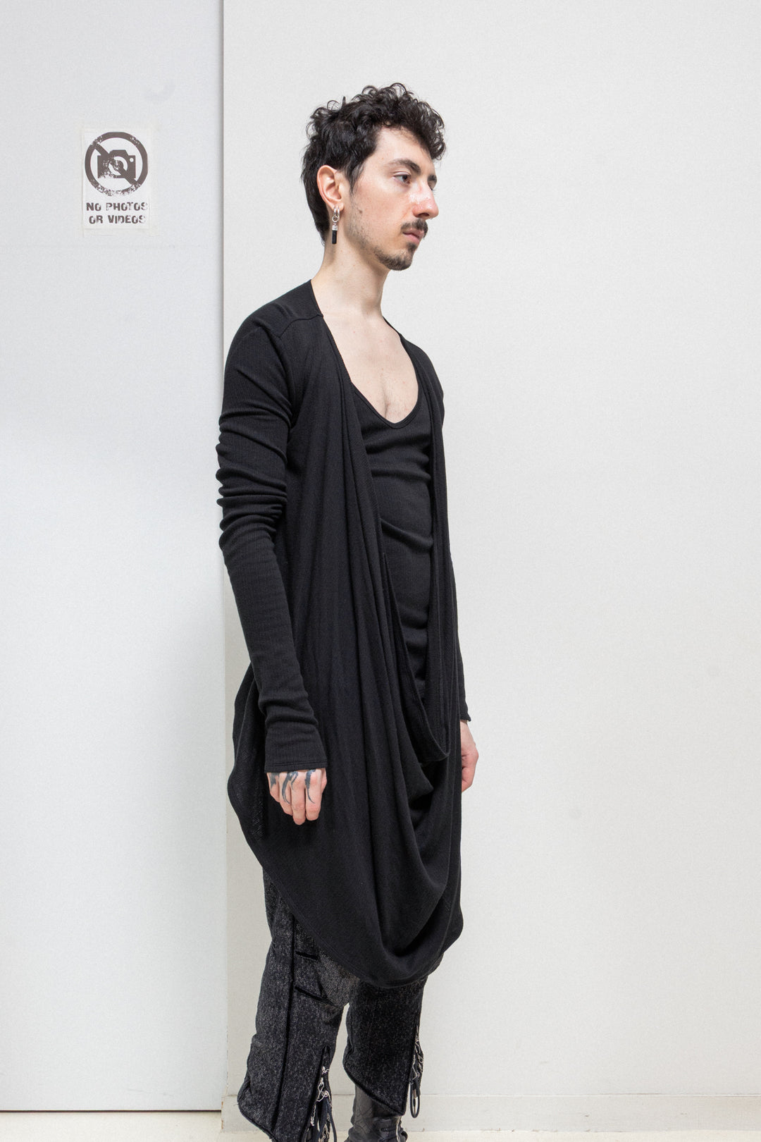 JULIUS 7 - FW05 « thieves » Cotton and silk top with a long front