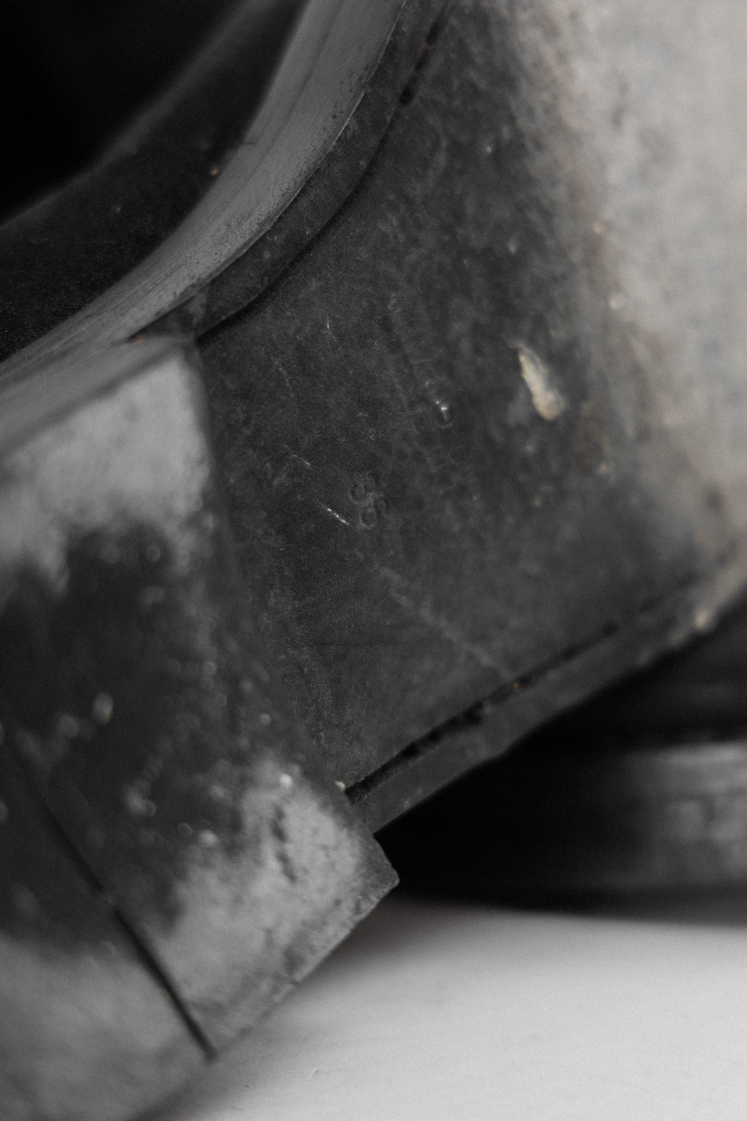 ANN DEMEULEMEESTER - SS05 Suede high open boots (runway) – L'OBSCUR