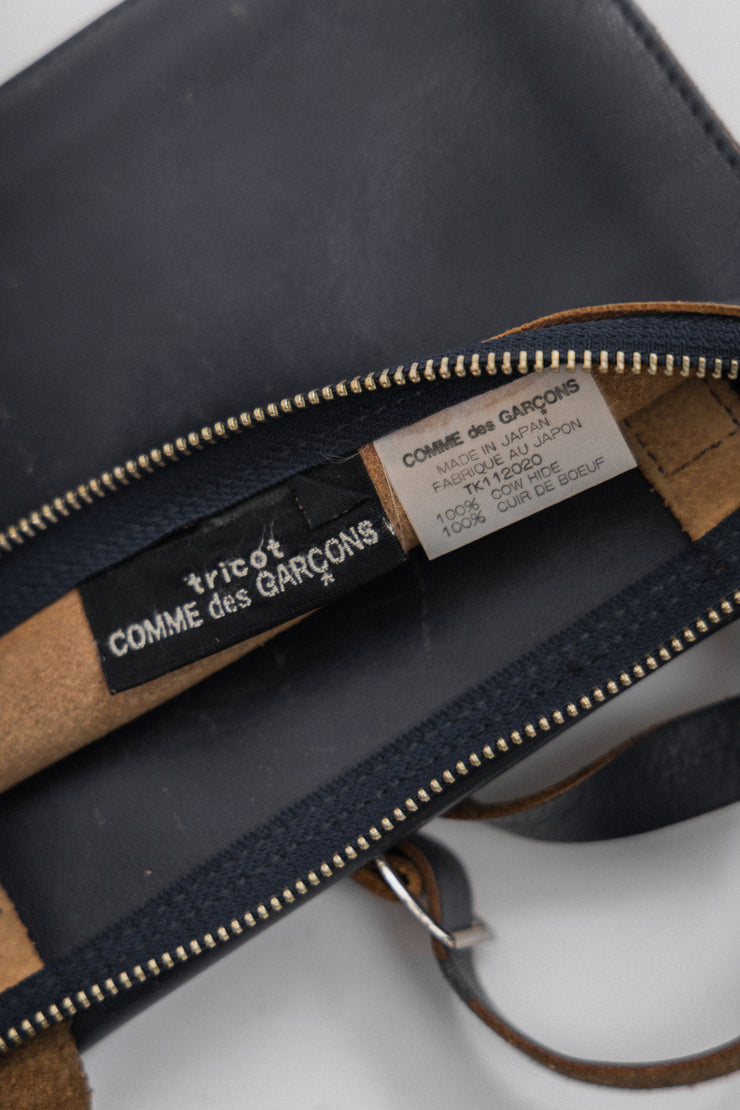 COMME DES GARCONS - TRICOT Navy leather bag (80&