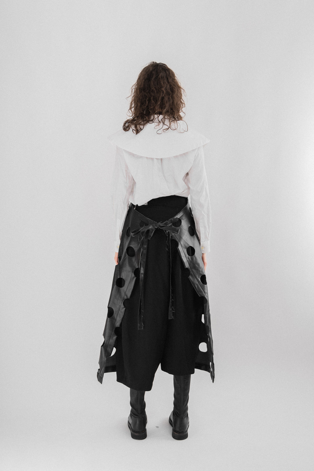 COMME DES GARCONS - Circle cut faux leather apron – L'OBSCUR