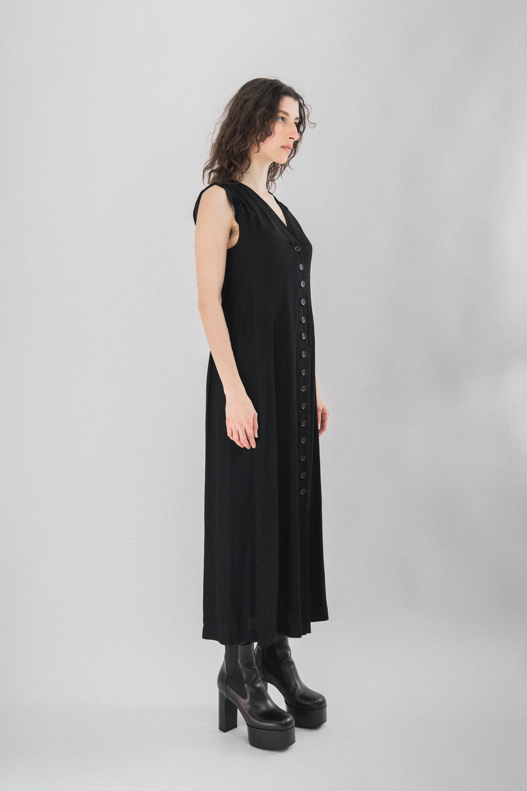 ANN DEMEULEMEESTER - FW93 Long button up vest (runway) – L'OBSCUR ANN DEMEULEMEESTER - FW93 Long button up vest (runway) – L'OBSCUR